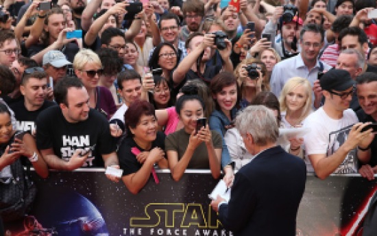 SYDNEY, AUSTRALIA - DECEMBER 10: Harrison Ford attends the Star Wars: The Force Awakens fan event at Sydney Opera House on December 10, 2015 in Sydney, Australia. (Photo by Brendon Thorne/Getty Images for Walt Disney Studios) *** Local Caption *** Harrison Ford